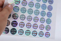 Etiquetas adesivas CYMK UV da etiqueta 60mic decorativa holográfica